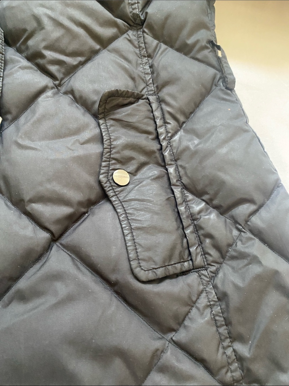 Burberry Women’s Black Quilted Puffer Jacket Size Small - Picture 12 of 13
